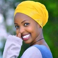 Vena Luyolo a receptionist      +27 762 319 871