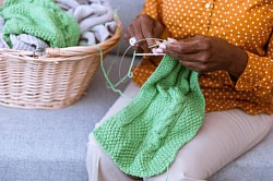Reliable table cloth & curten knitters